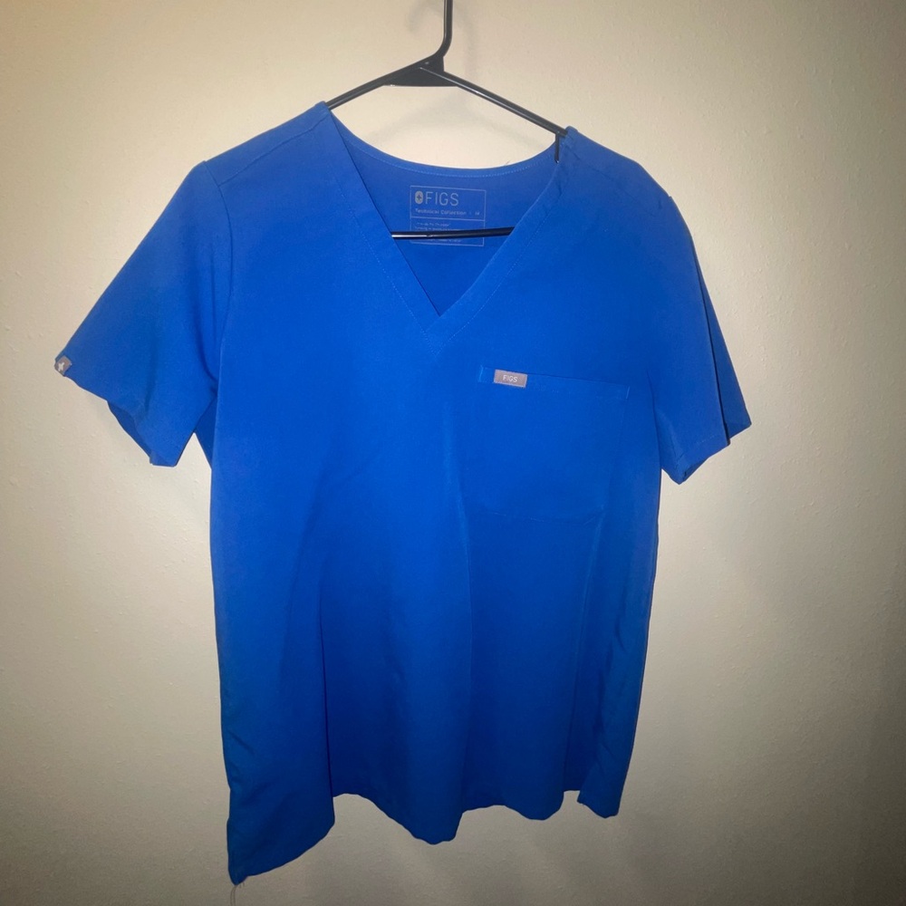 Figs one pocket top